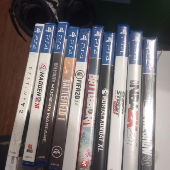 ps4 pro white - Picture 2 of 4